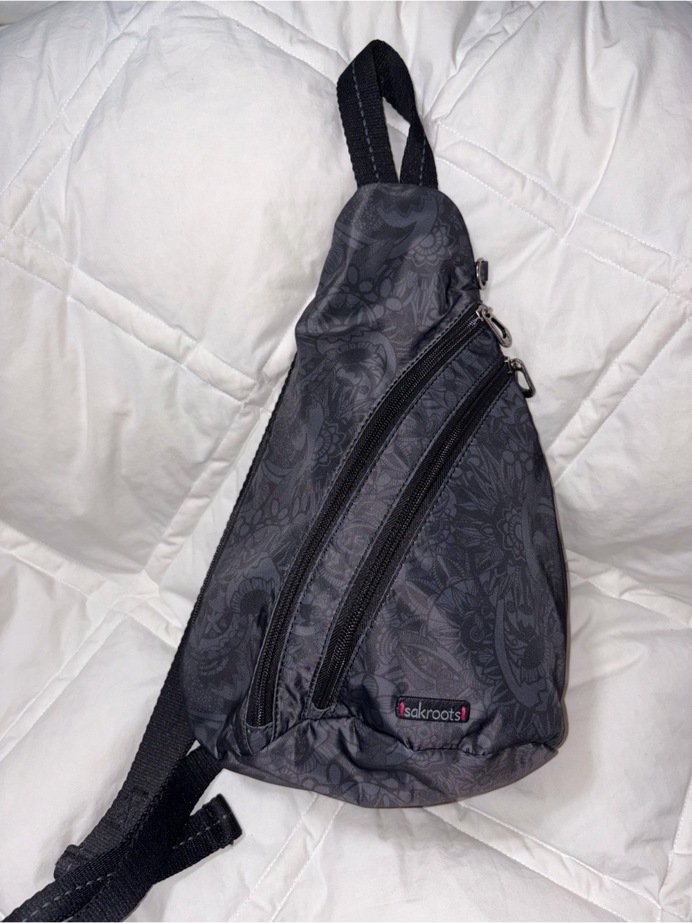 Nwot Sakroots sling on the go backpack bag